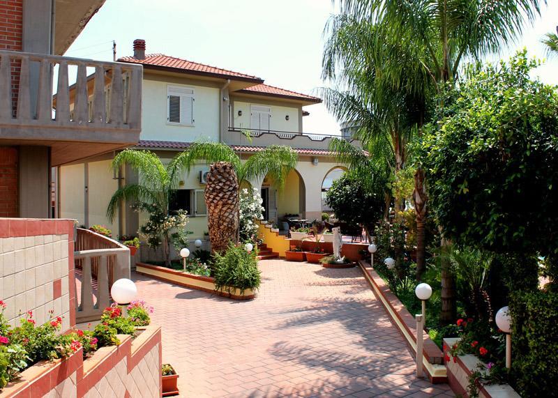 Hotel La Villa ミステルビアンコ エクステリア 写真